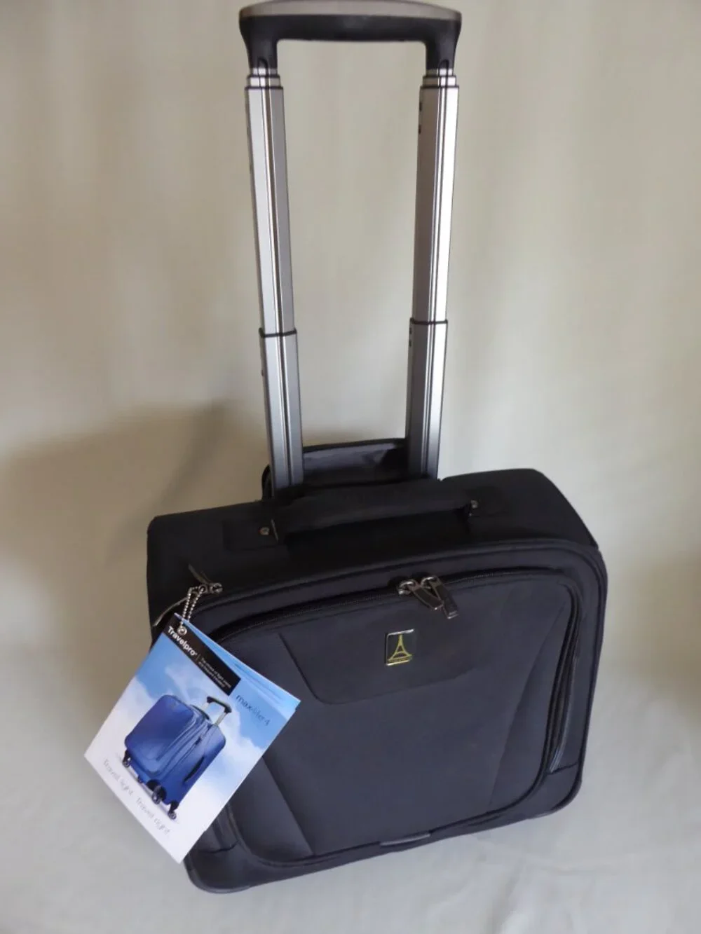 NEW TRAVELPRO MAX LITE 4 ROLLING TOTE TRAVEL CARRY ON BLACK SUITCASE